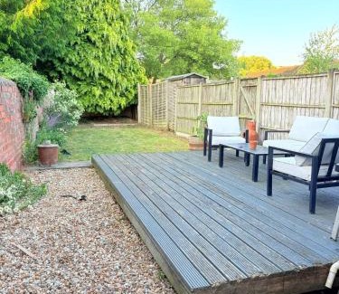 Hereford House | Central 2br I Pets I Parking