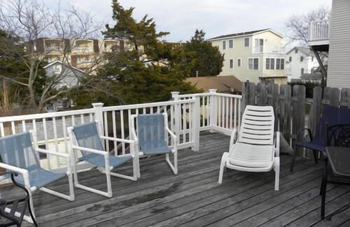 Townsend's Inlet House | Central Air and Modern Kitchen. Large back deck.