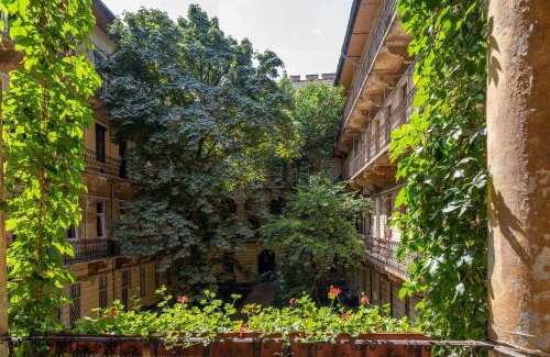 Jozsefvaros Apartment | Central and large AC home away from home