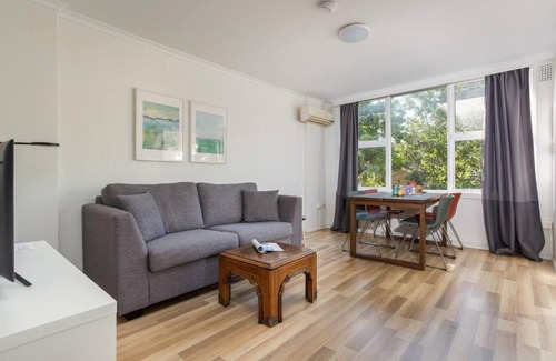 Potts Point Apartment | Central and Secluded - Potts Point Paradise with Pool