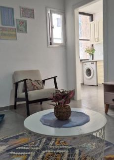 Rehovot Apartment | Central and stylish