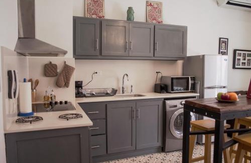 Casco Viejo Apartment | Central Apartment in Casco Viejo - View on Main Plaza
