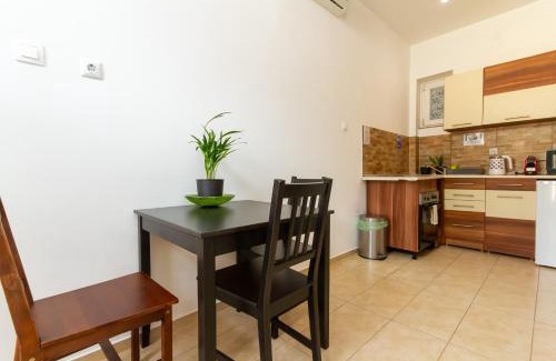 Nepszinhaz negyed Apartment | Central apartment next to the boulevard