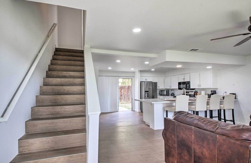 Country Rose House | Central Bakersfield Townhome w/Private Patio