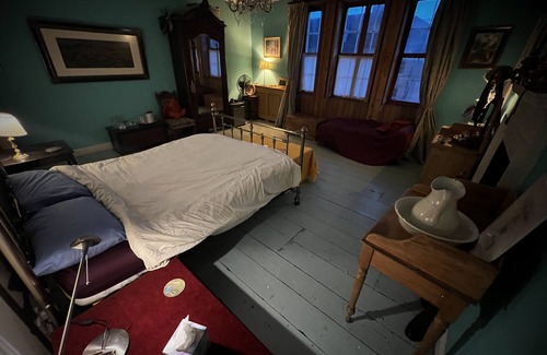 Bath Bed & Breakfast | Central Bath,18th Century Georgian Rooms, Large Bedroom with Roll-Top bathroom