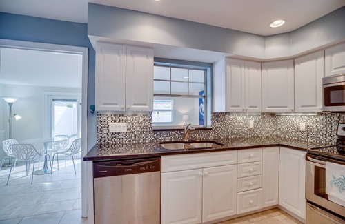 Central Beach House | Central Beach-Modern 2 Bedroom townhouse on Barrier Island 2-minutes to beach