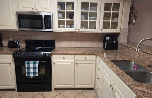 Central Beach Condo | Central Beach Ocean Front Condo-Walk To Shops And Restaurants