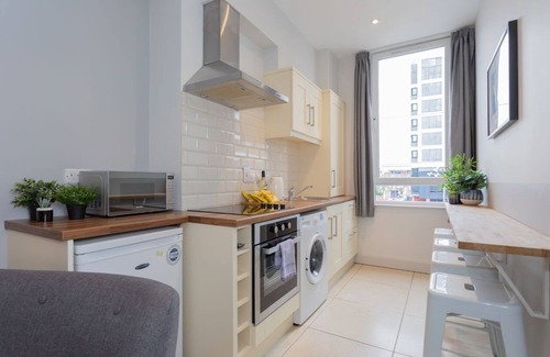Queens Quarter Apartment | Central Belfast Apartments: 7 Camden Street