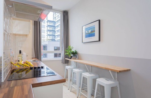 Queens Quarter Apartment | Central Belfast Apartments: 7 Camden Street