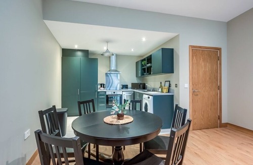 Belfast City Centre Apartment | Central Belfast Apartments: Victoria