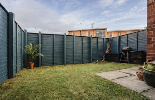 Belfast Apartment | Central Belfast Apartments: Unique Retreat in the East