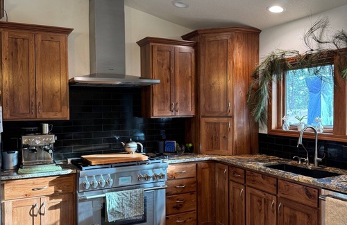 Rockerville House | Central Black Hills Retreat: 3BR home w/hot tub, pool, & private deck oasis!