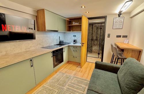 Palace District Apartment | Central Boutique Studio