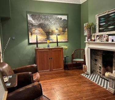 Shepherd's Bush Villa | Central Boutique Townhouse