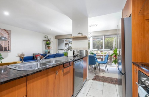 Braddon Apartment | Central Braddon Retreat near Cafes and Culture