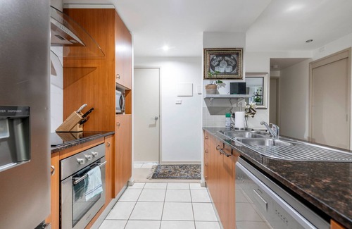 Braddon Apartment | Central Braddon Retreat near Cafes and Culture