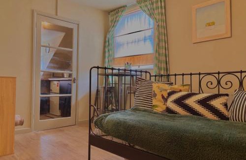 Brecon Apartment | Central Brecon Apartment - Two Guests - Brecon Beacons