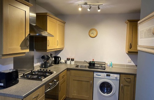 Bristol Floating Harbour Apartment | Central Bristol*Long Stay Discounts