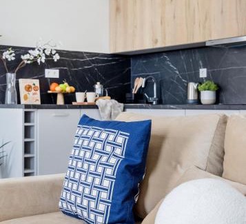 Palace District Apartment | Central Budapest Oasis - Modern Charm, Timeless Comfort
