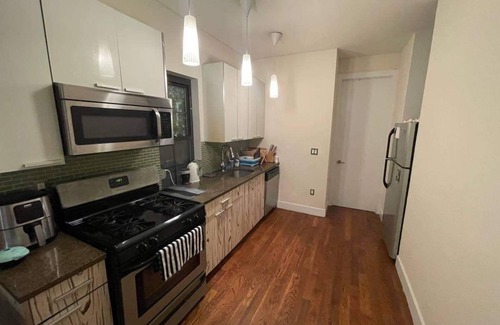 Bushwick Apartment | Central Bushwick Room.