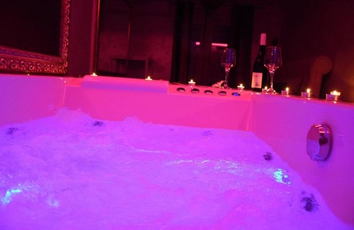 Zemun House | Central Business Suites with Hot Jacuzzi