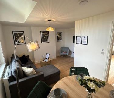 Mill Road Apartment | Central Cambridge Apartments by Tas