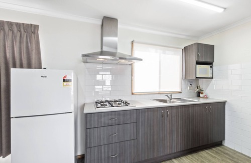 Ascot Cabin | Central Caravan Park