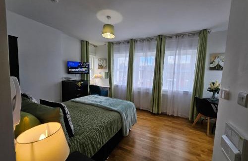 Leek House | Central Chambers Suites Suite 3