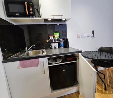 Leek House | Central Chambers Suites - Suite 5