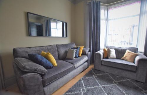 Sunderland House | Central Cheerful Comfortable 3 Bedroom Home