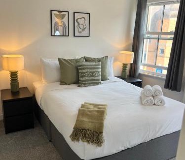 Winchester Apartment | Central Chic 3 bed, Great Location