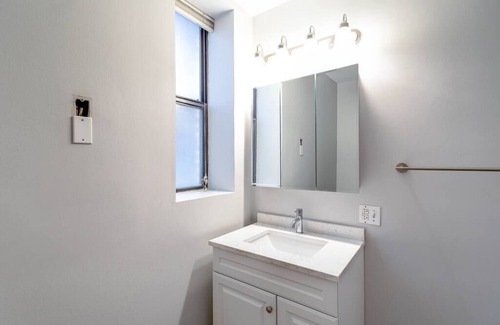 Pulaski Park House | Central Chicago Suite Access to Patio!!! Suite 1