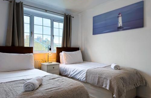 Maidstone Apartment | Central, Close To Station & Hospital Sleeps 5, Book Now