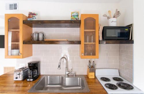 Jacksonville Beach House | Central & Comfortable Home Walk to the Beach!