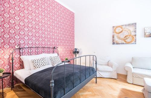 Csarnok negyed Apartment | Central Comfy Large Apartment
