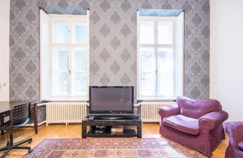 Csarnok negyed Apartment | Central Comfy Large Apartment