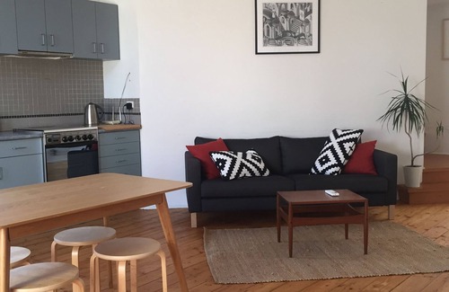 Fremantle Apartment | Central, convenient, delightful Heart of Fremantle, your place to enjoy & relax
