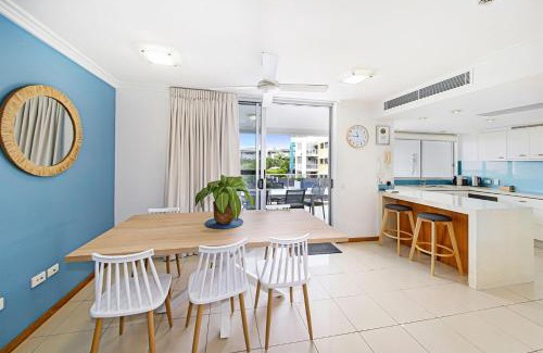 Coolum Beach Apartment | Central Coolum Penthouse with Rooftop Terrace