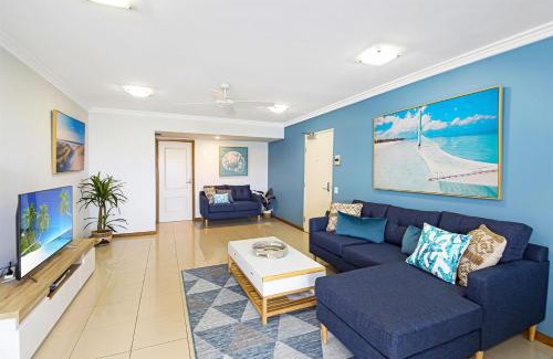 Coolum Beach Apartment | Central Coolum Penthouse with Rooftop Terrace