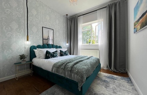 East Wickham Apartment | Central & Cosy Flat Close To London, Next To Shops