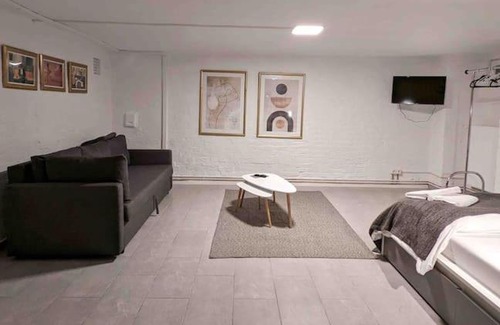Neukoelln Apartment | Central, cozy & beautiful designed 2-rooms Apt. near river