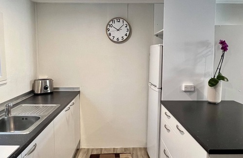 Greerton Apartment | Central Cozy Self-contained Space