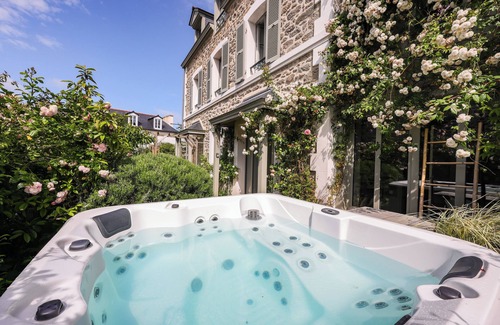 Dinard Villa | Central Cozy Stone-Villa: 4BR/10p, Spa & AGA