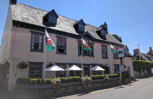 Crickhowell House | Central Crickhowell Cottage amazing location Brecon Beacons!