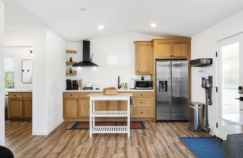 Central Escondido Condo | Central Escondido 1BR/1BR with King Bed & W/D in Unit