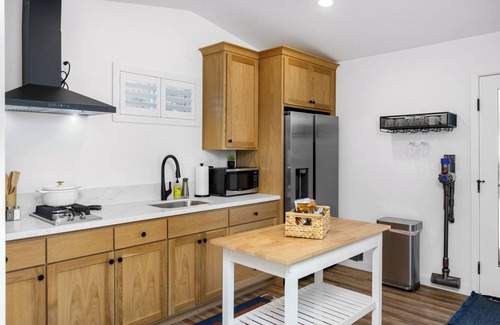 Central Escondido Condo | Central Escondido 1BR/1BR with King Bed & W/D in Unit