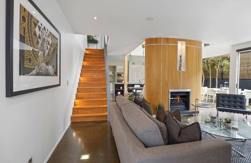Parnell House | Central Executive Parnell Designer Home w Pool