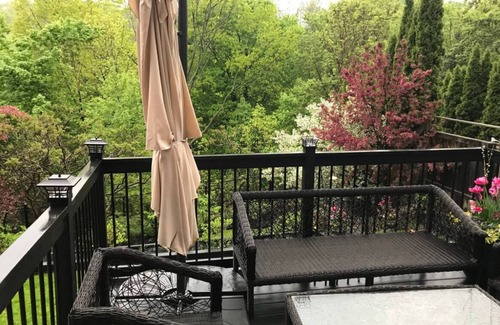 Governor's Bridge House | Central Executive Ravine Home 5+ Bdrms