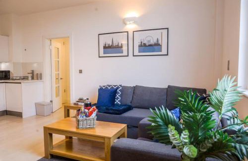 Reading Apartment | Central Flat, Free Parking, Ideal for Contractors