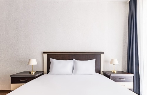 Moda Apartment | Central Flat w Garden Near Moda Coast in Kadikoy
